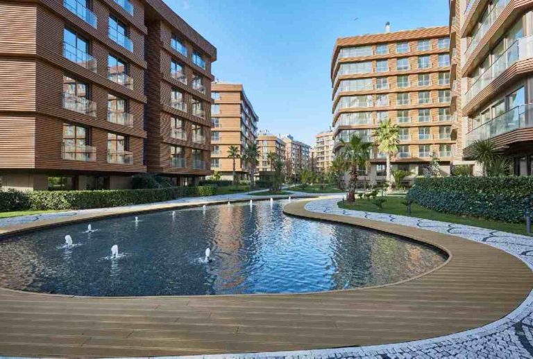 koru kosuyolu otudoor pool
